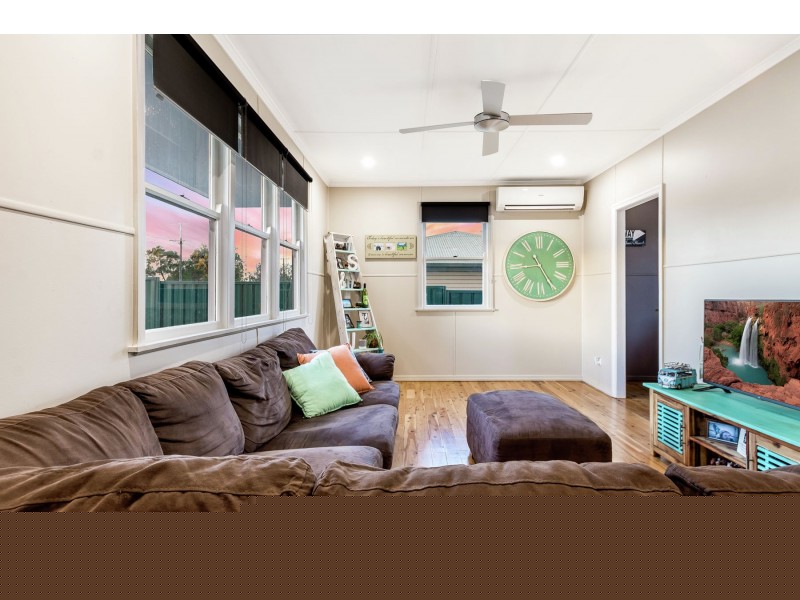 12 Merritt Street, Harristown QLD 4350