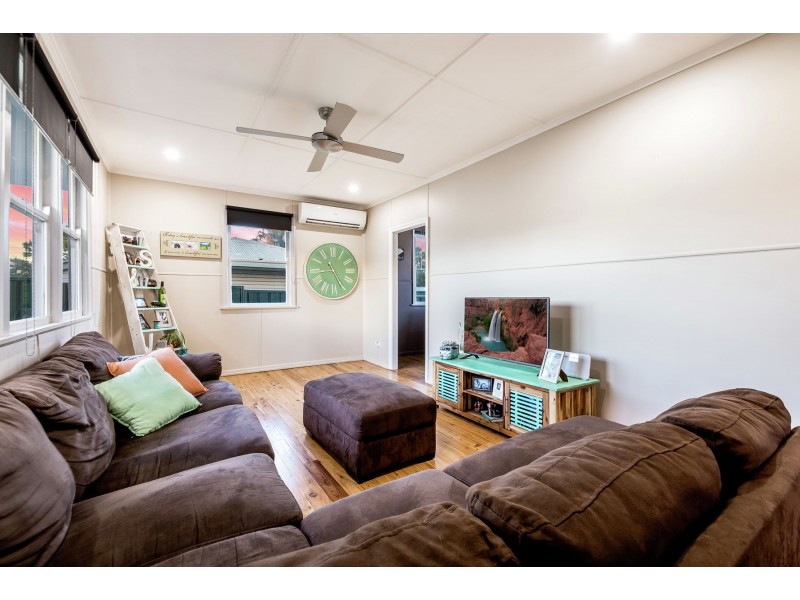 12 Merritt Street, Harristown QLD 4350