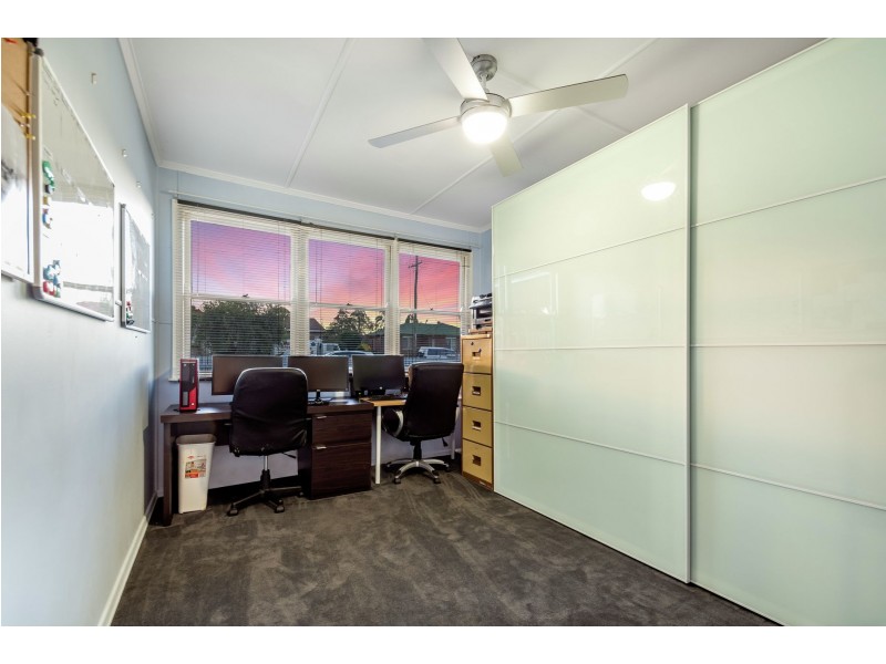 12 Merritt Street, Harristown QLD 4350