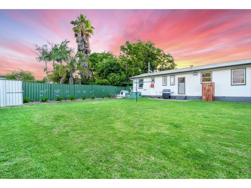 12 Merritt Street, Harristown QLD 4350