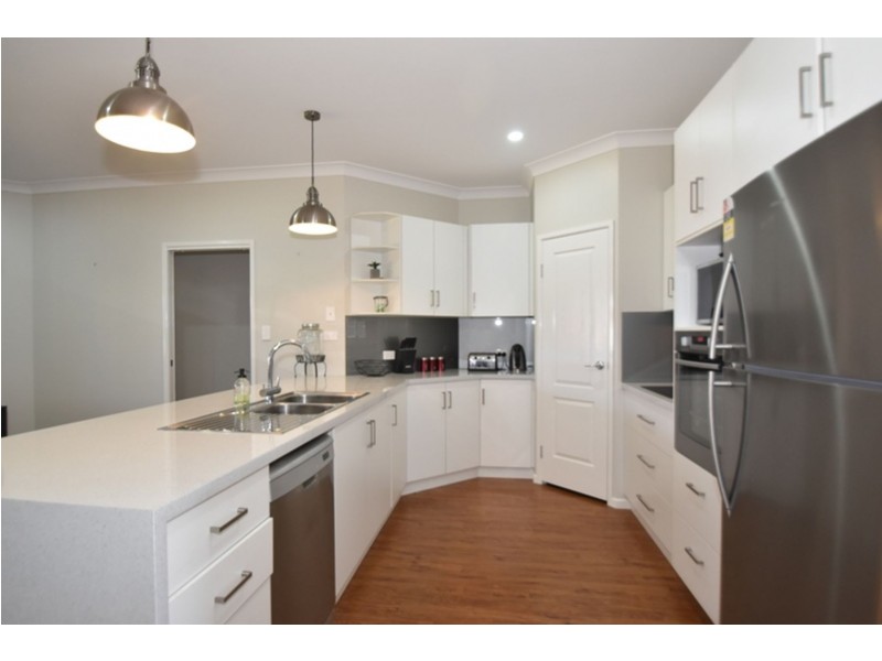 13 Sommariva Street, Westbrook QLD 4350
