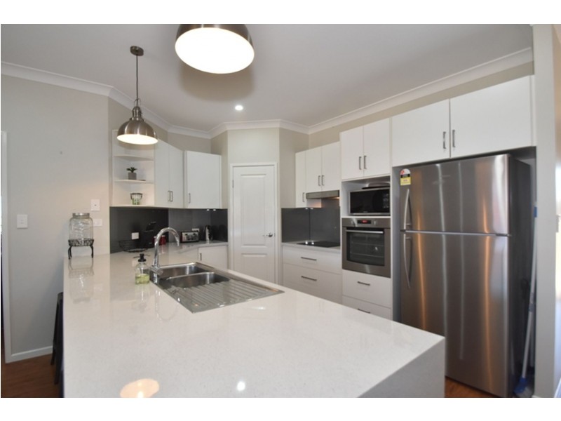 13 Sommariva Street, Westbrook QLD 4350
