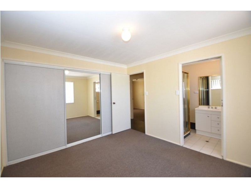 5 Qantas Court, Wilsonton QLD 4350