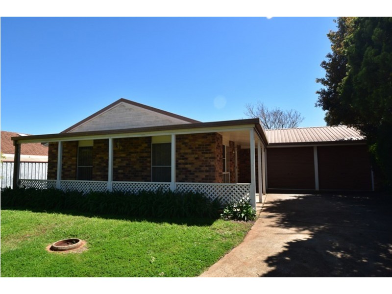 5 Qantas Court, Wilsonton QLD 4350