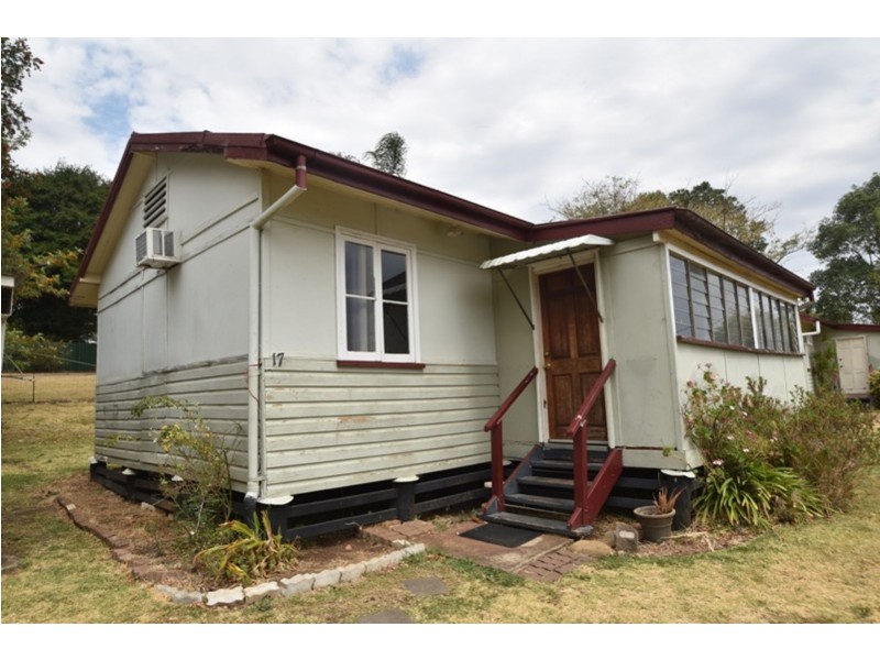 17/21 West Street, Newtown QLD 4350