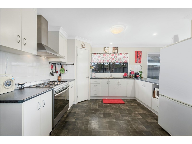 21 Curlew Street, Meringandan West QLD 4352