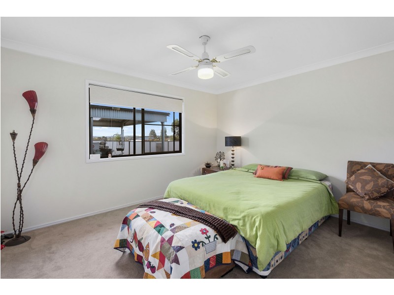 21 Curlew Street, Meringandan West QLD 4352