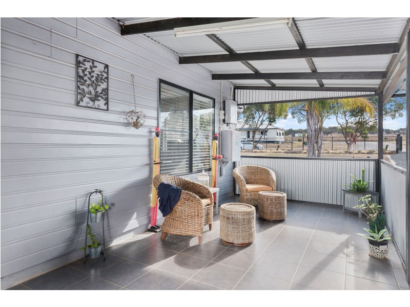 21 Curlew Street, Meringandan West QLD 4352