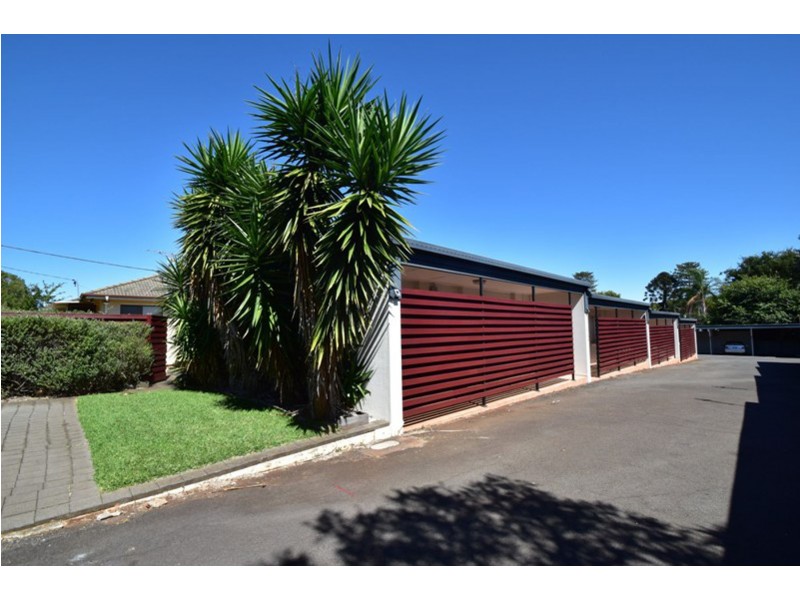 1/267a Geddes Street, Centenary Heights QLD 4350