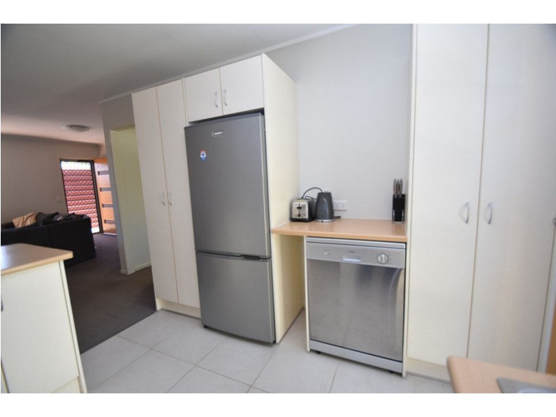 1/267a Geddes Street, Centenary Heights QLD 4350