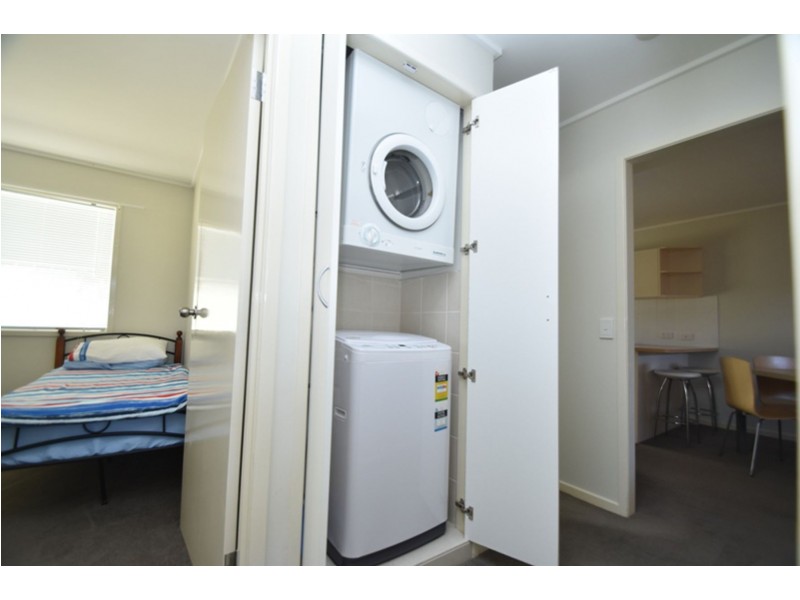 1/267a Geddes Street, Centenary Heights QLD 4350