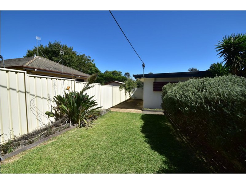 1/267a Geddes Street, Centenary Heights QLD 4350