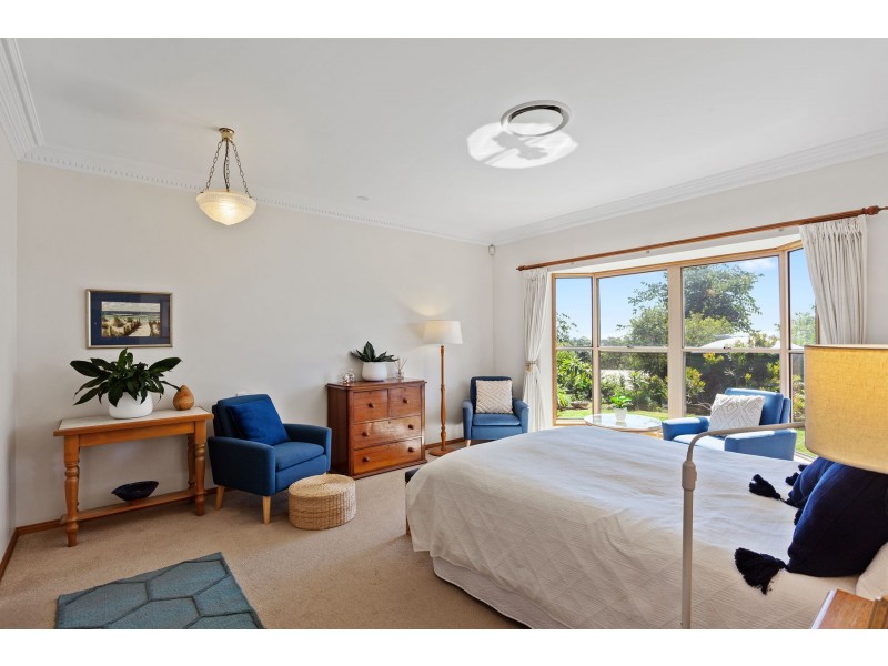 32 Murphys Creek Road, Blue Mountain Heights QLD 4350