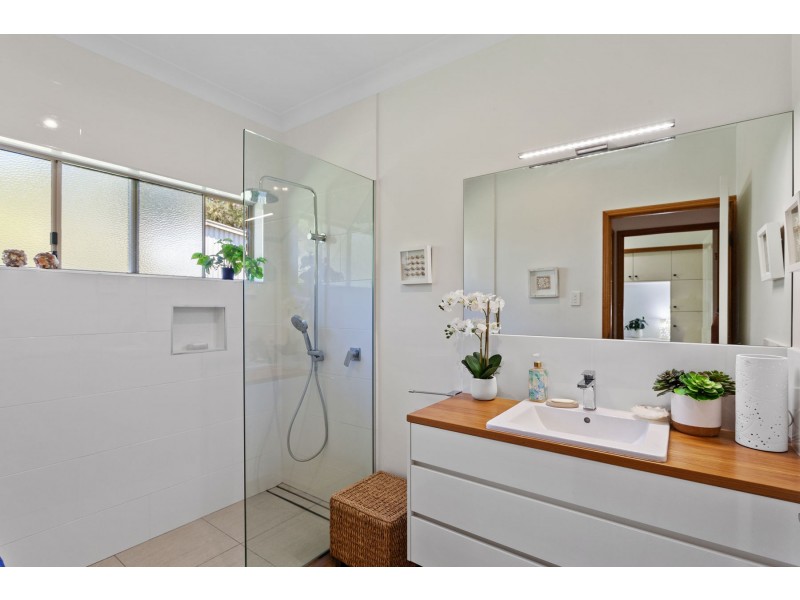 32 Murphys Creek Road, Blue Mountain Heights QLD 4350