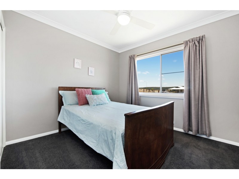 3 Southern Cross Drive, Kingsthorpe QLD 4400