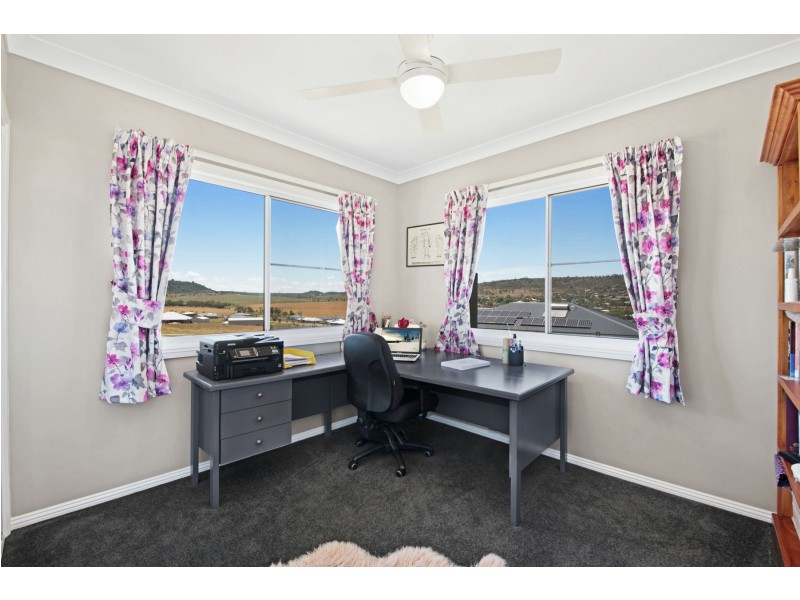 3 Southern Cross Drive, Kingsthorpe QLD 4400