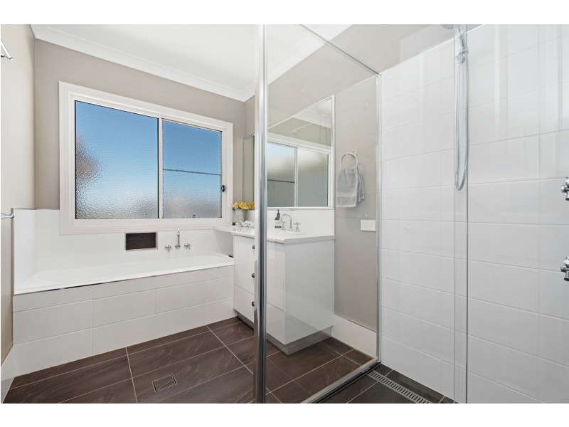 3 Southern Cross Drive, Kingsthorpe QLD 4400