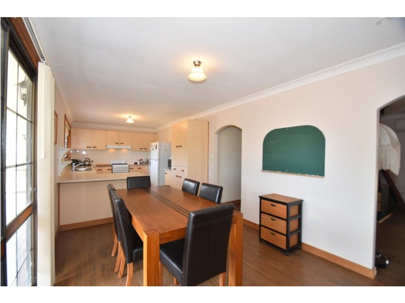 9 Lobwein Street, Meringandan West QLD 4352