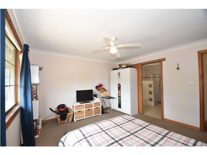 9 Lobwein Street, Meringandan West QLD 4352