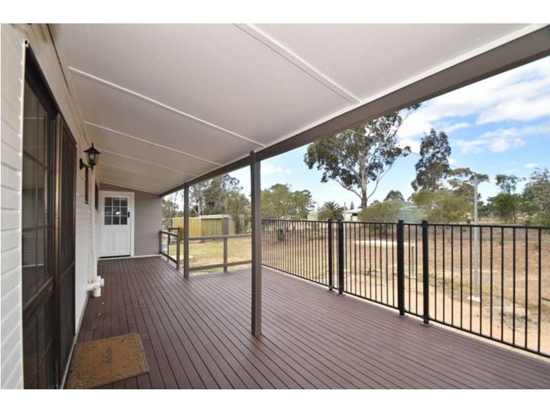 9 Lobwein Street, Meringandan West QLD 4352