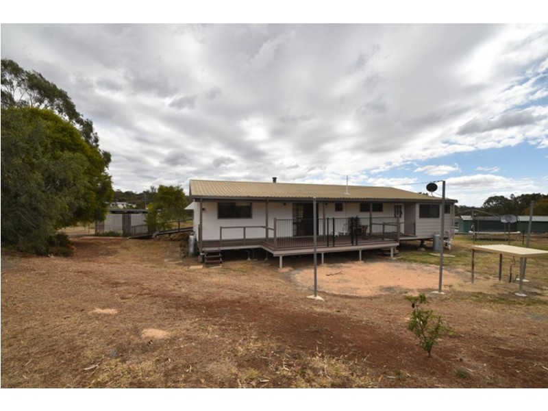 9 Lobwein Street, Meringandan West QLD 4352