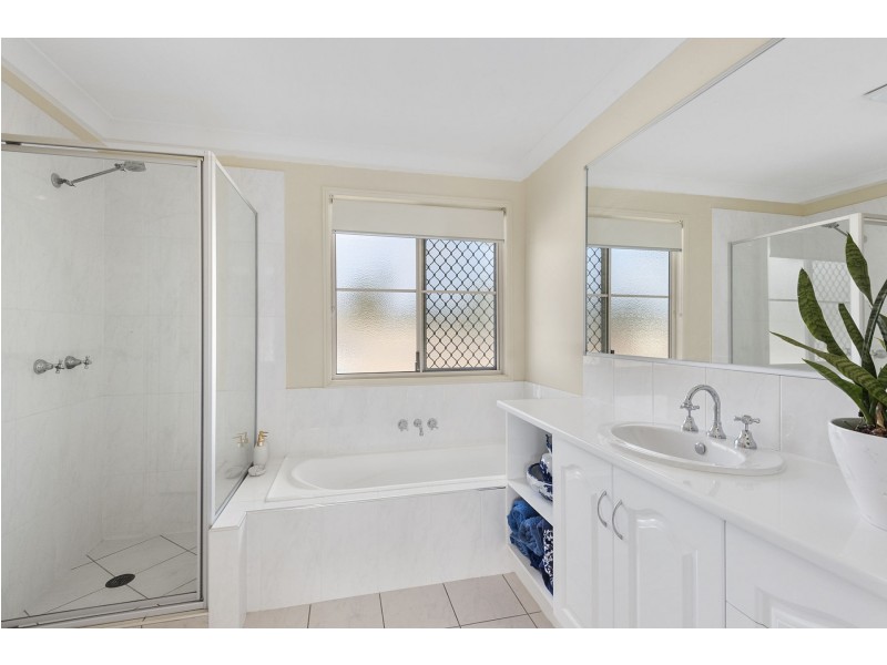 70 Lakes Drive, Laidley Heights QLD 4341