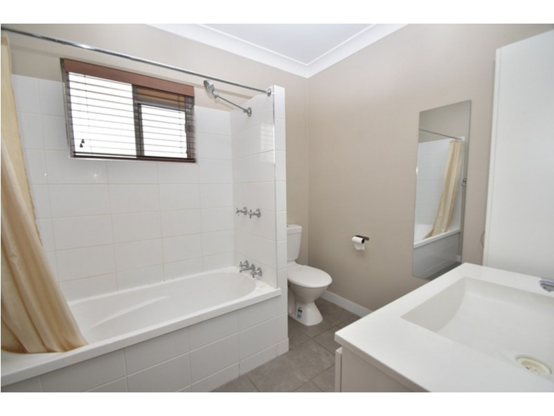 2/3 Pierce  Street, South Toowoomba QLD 4350