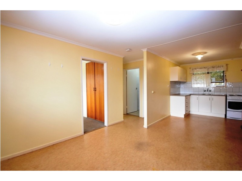 2/8 Marigold Street, Centenary Heights QLD 4350