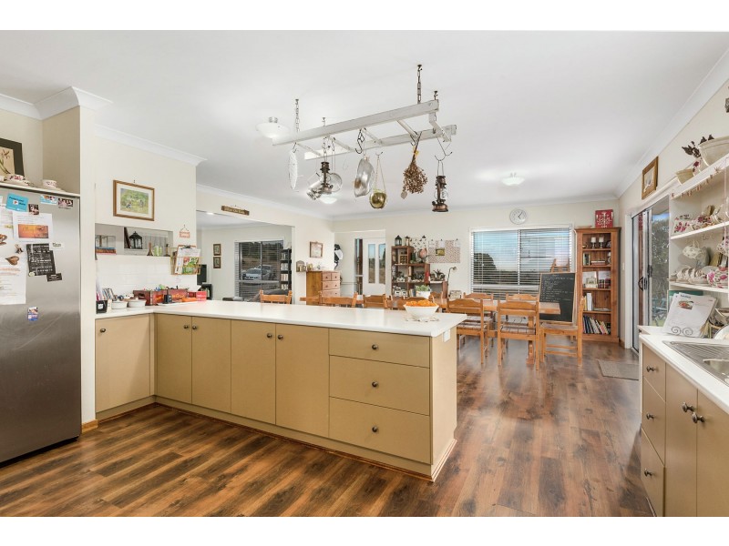 48 Gowlett Road, Haden QLD 4353