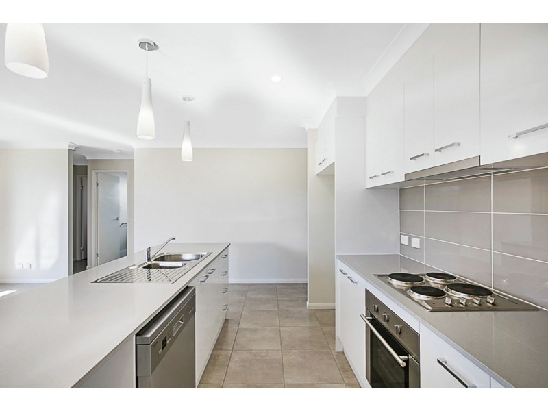 17 Magpie Drive, Cambooya QLD 4358