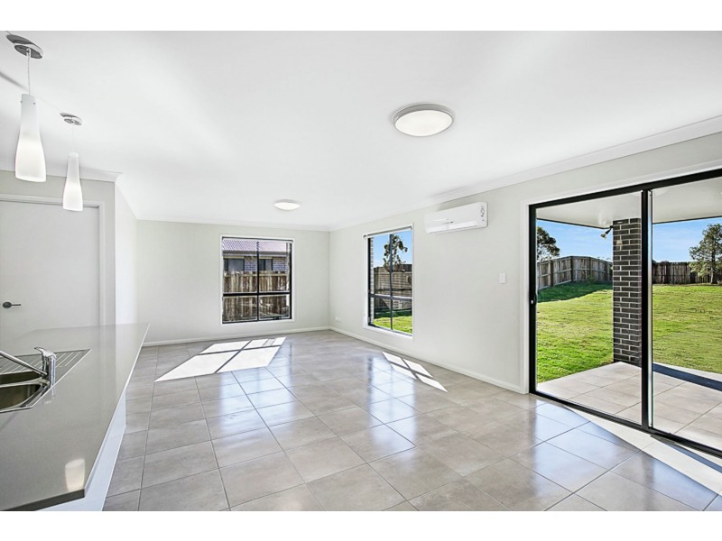 17 Magpie Drive, Cambooya QLD 4358
