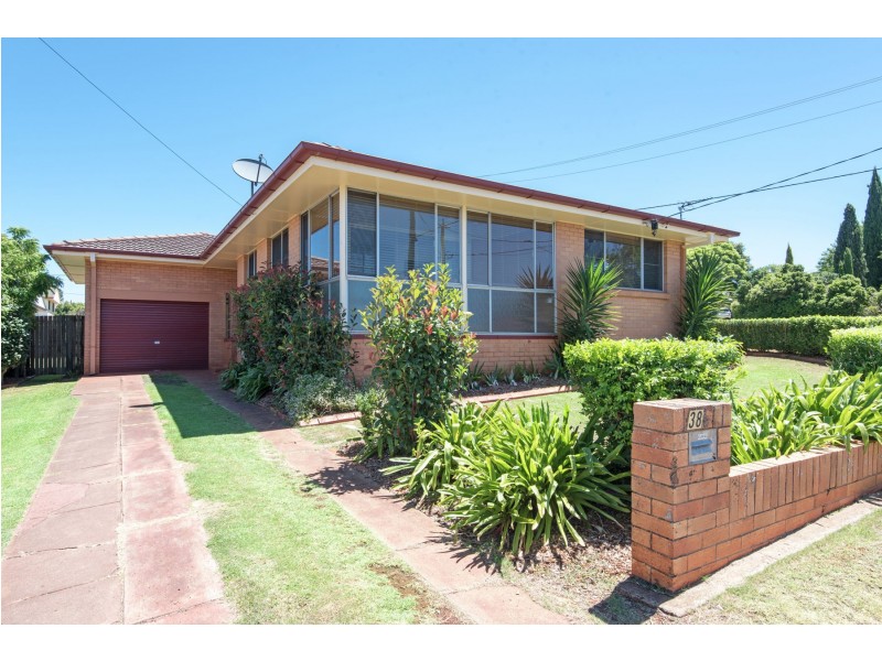 38 McNamara Street, Centenary Heights QLD 4350