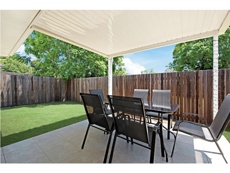2/23b Charles Street, Newtown QLD 4350