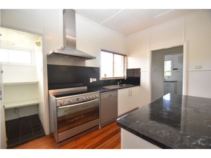 54 Flinders Street, Centenary Heights QLD 4350