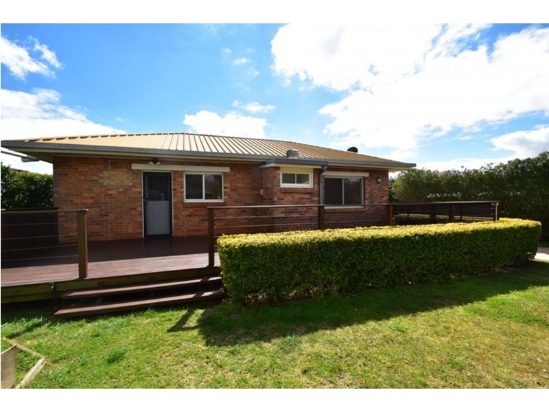 54 Flinders Street, Centenary Heights QLD 4350