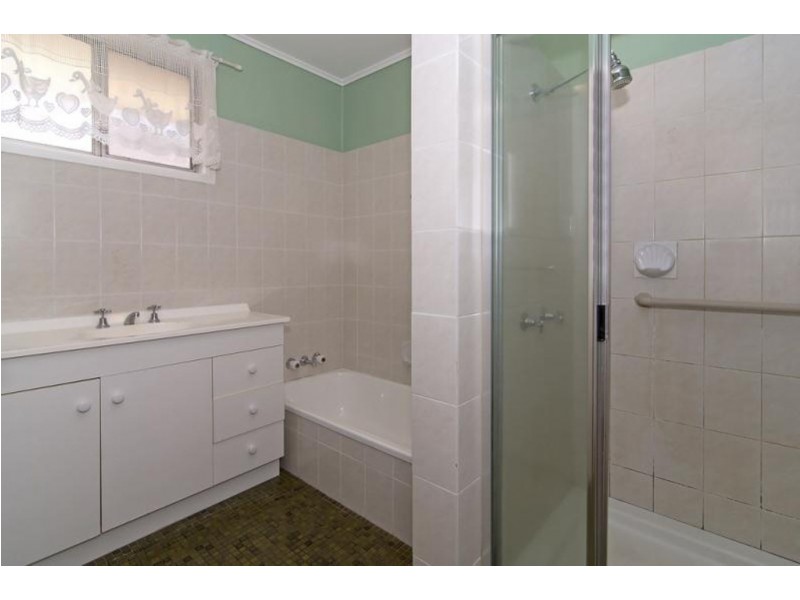 4 Raelyn Street, Centenary Heights QLD 4350