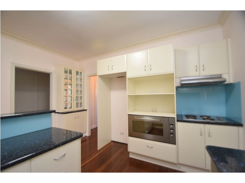 3 New Street, Mount Lofty QLD 4350