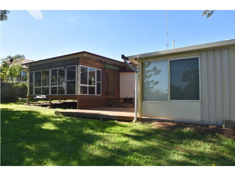 3 New Street, Mount Lofty QLD 4350