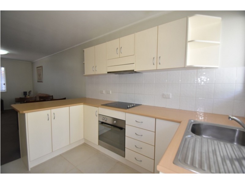 4/267a Geddes Street, Centenary Heights QLD 4350