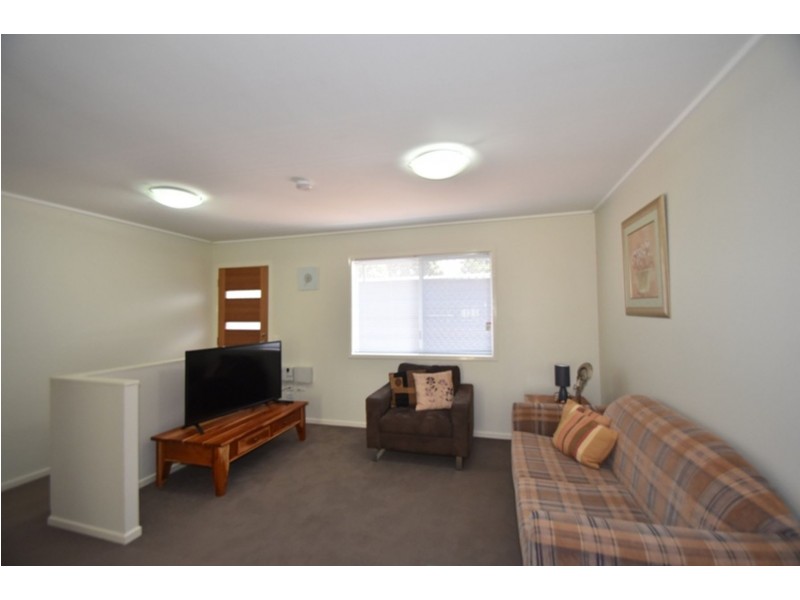 4/267a Geddes Street, Centenary Heights QLD 4350