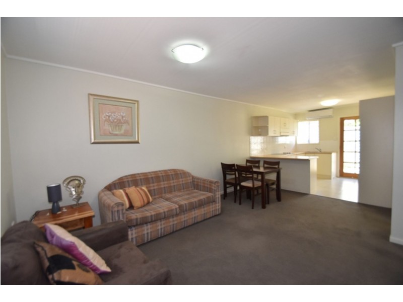 4/267a Geddes Street, Centenary Heights QLD 4350