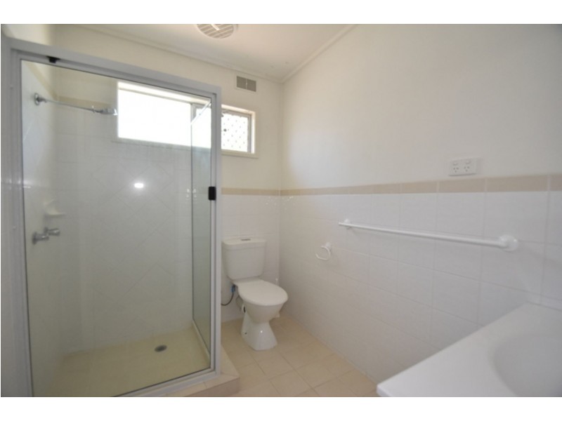 4/267a Geddes Street, Centenary Heights QLD 4350