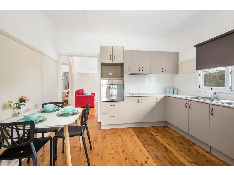 2 First Avenue, Harristown QLD 4350