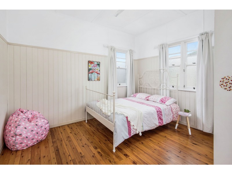 2 First Avenue, Harristown QLD 4350