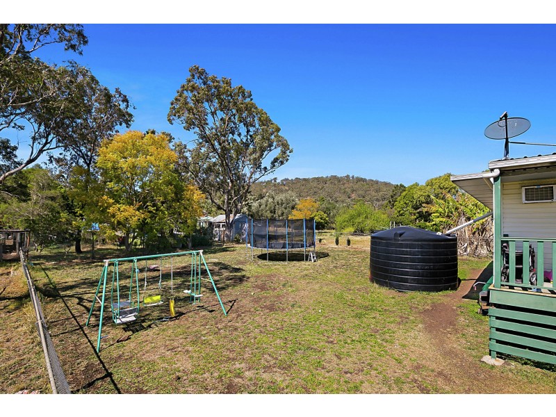 11 Bell Street, Greenmount QLD 4359