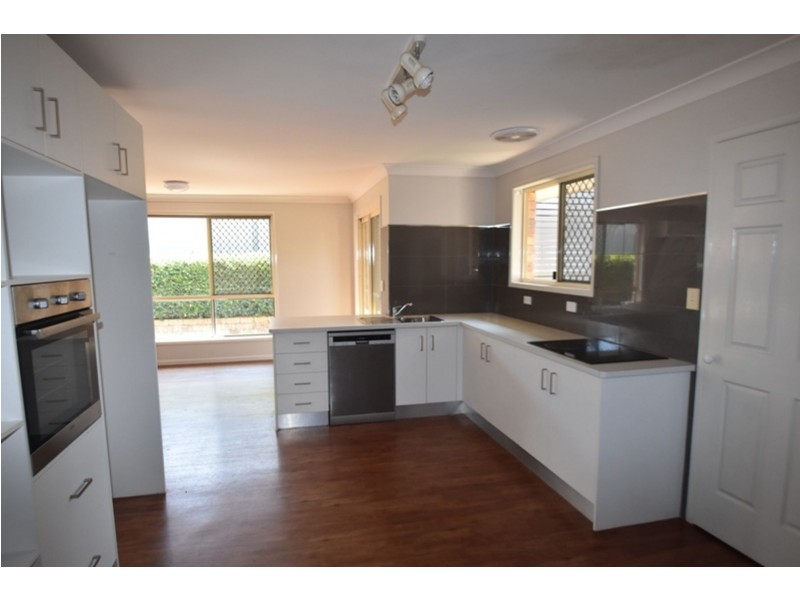 17 Evergreen Court, Glenvale QLD 4350