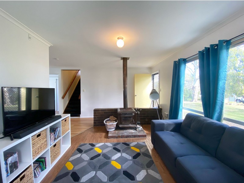 22 Mocatta Street, Goombungee QLD 4354