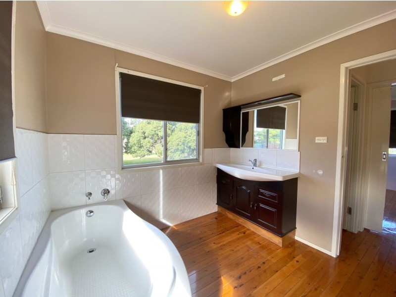 22 Mocatta Street, Goombungee QLD 4354