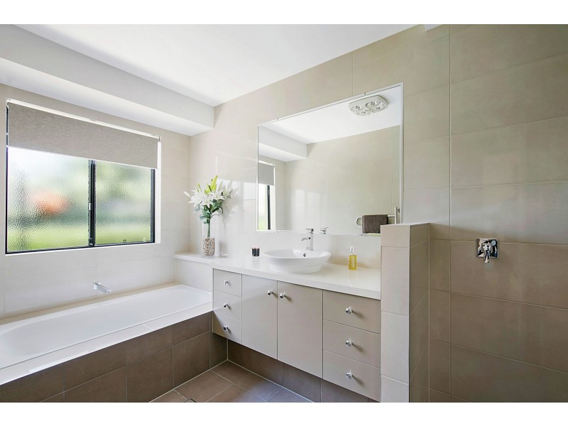 30 McClymont Drive, Rangeville QLD 4350