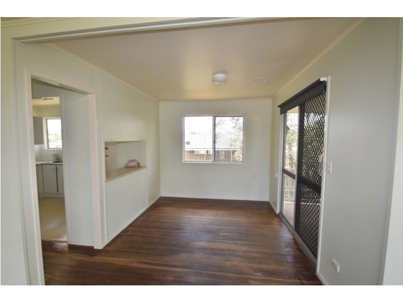 7 Shaw Court, Harristown QLD 4350